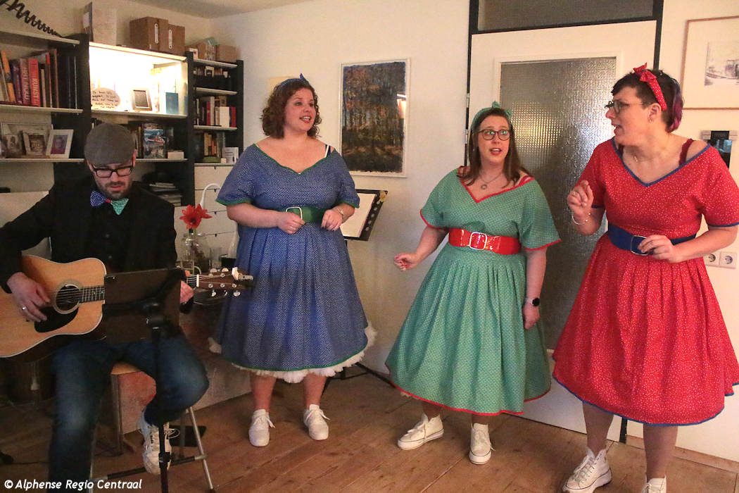 The Jabber Sisters tijdens Gluren bij de Buren, 1 februari 2026
